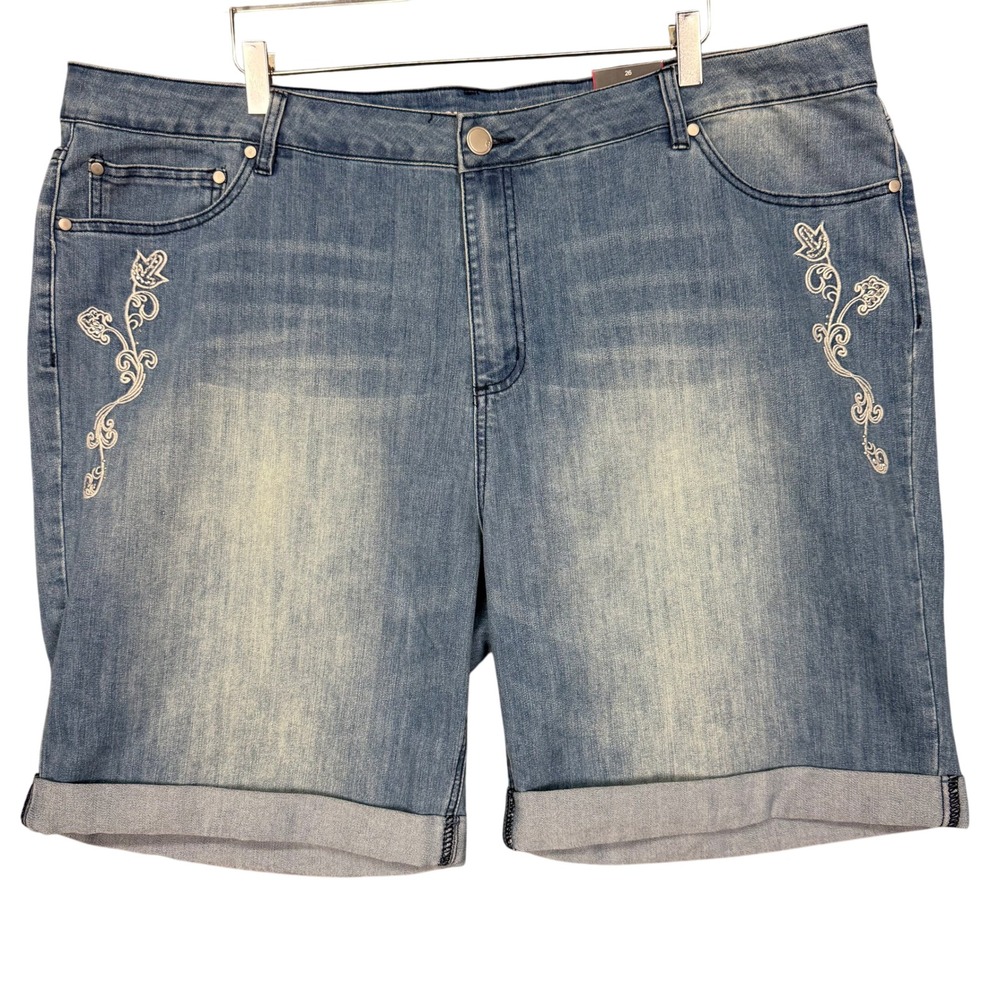 Avenue Denim Shorts Women 26 Blue Light Wash Embroidered Cuffed Stretch Plus NWT